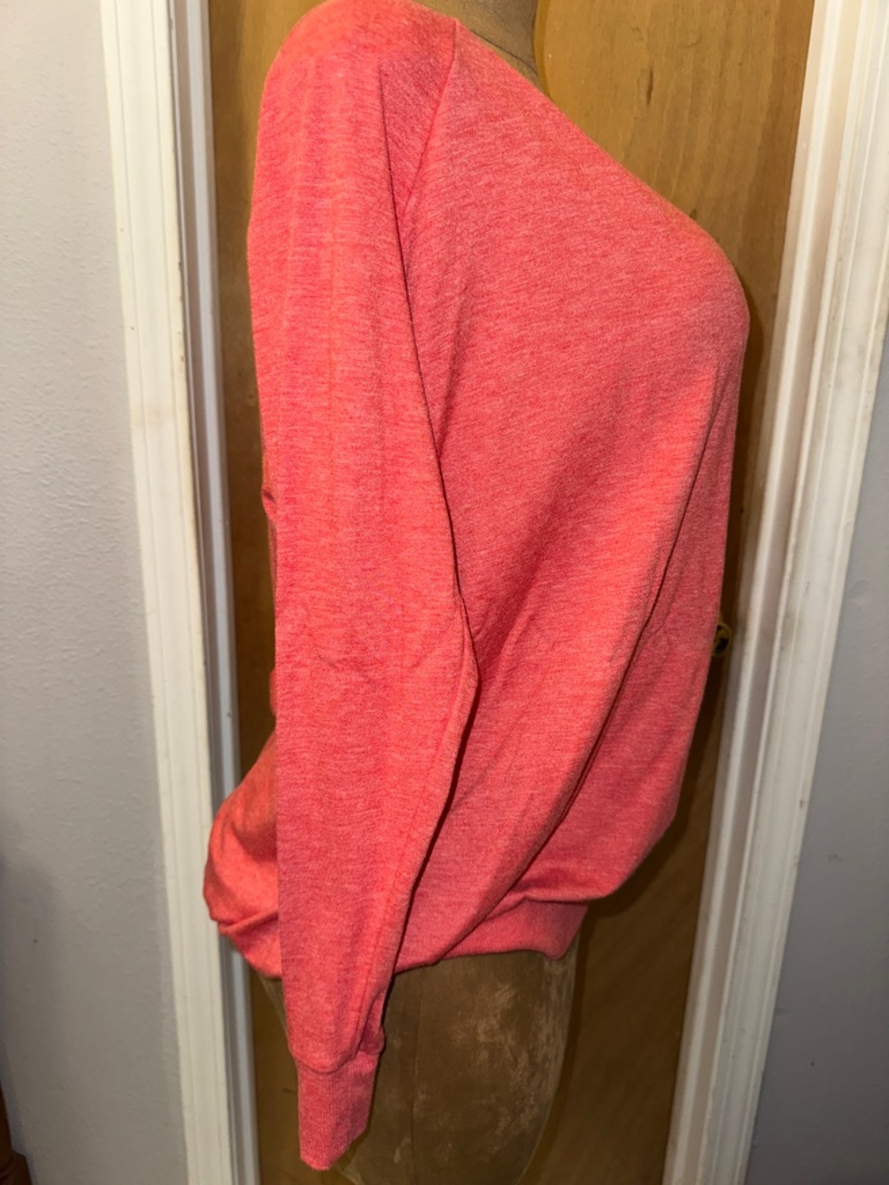 torrid Coral Off-the-Shoulder Knit Top- lightweight sweatshirt Sz 1 or 1X - Picture 3 of 8